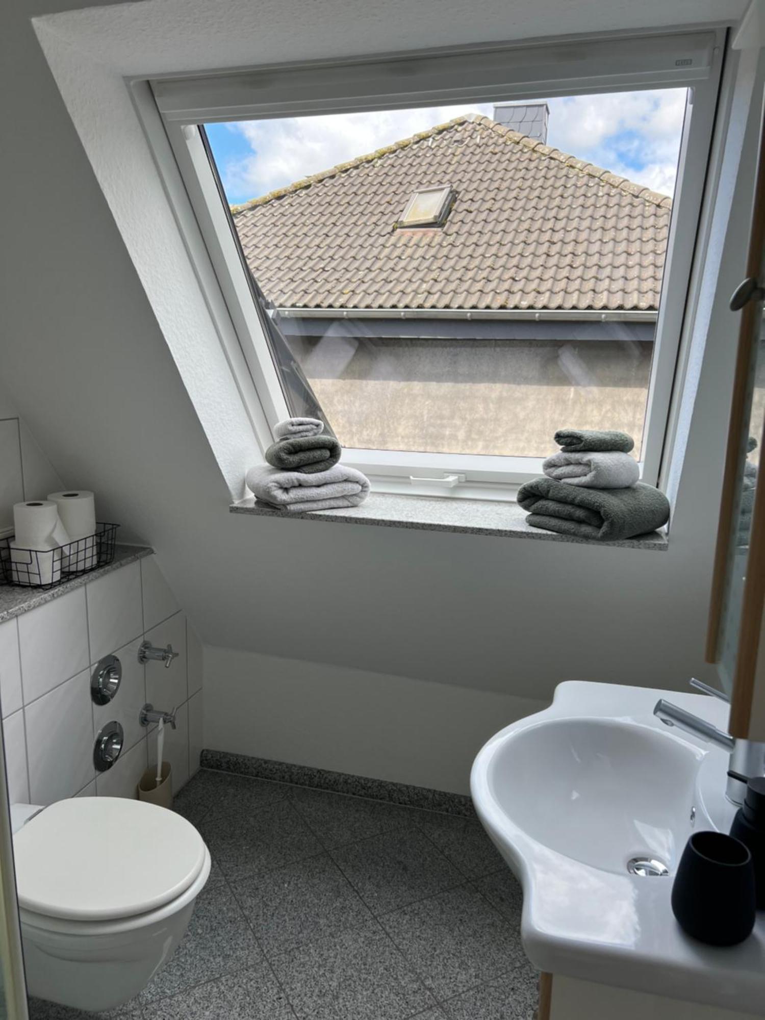 Lichtdurchflutetes Appartement Im Zentralen Ruhrgebiet Bottrop Esterno foto