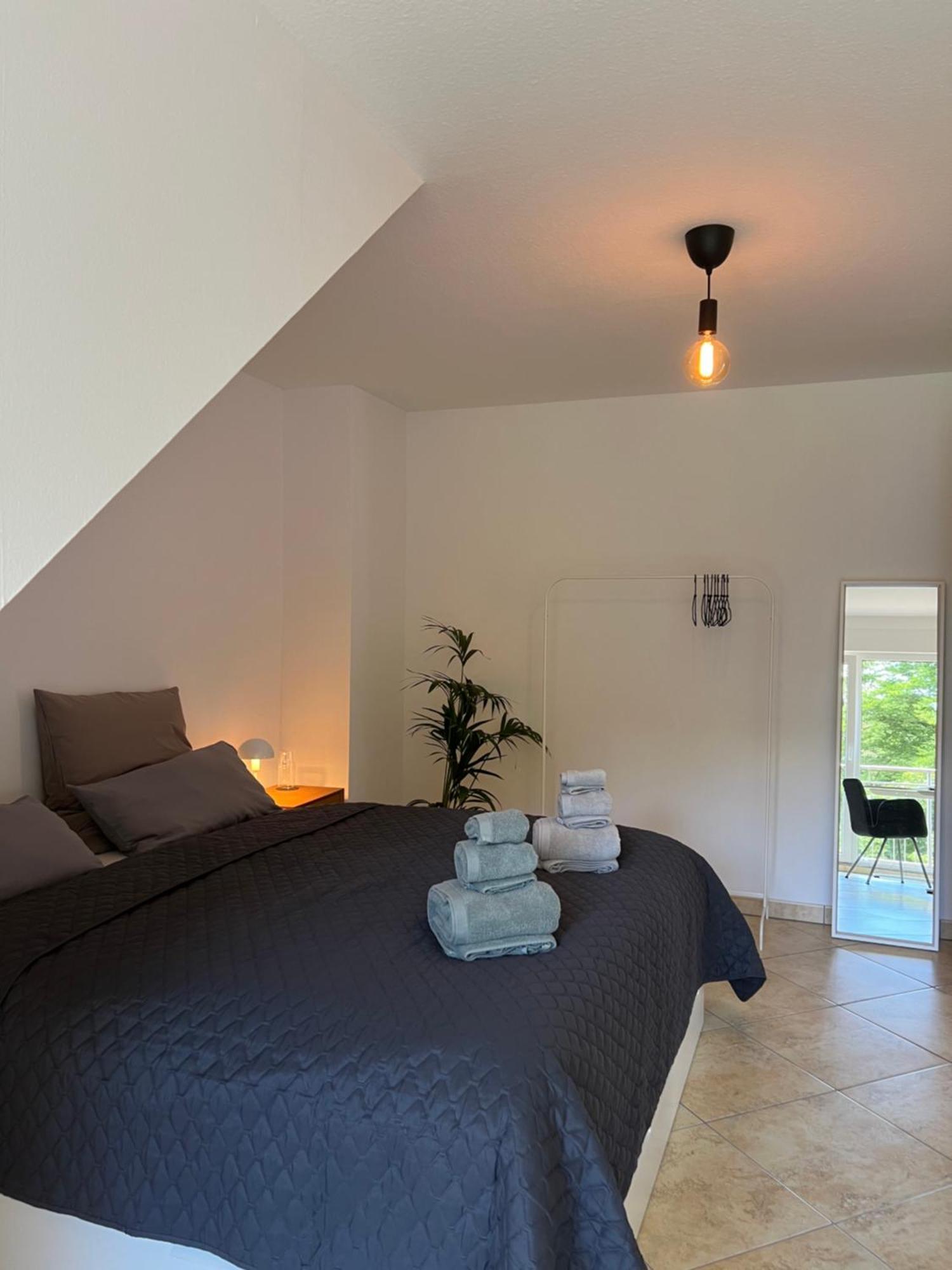 Lichtdurchflutetes Appartement Im Zentralen Ruhrgebiet Bottrop Esterno foto