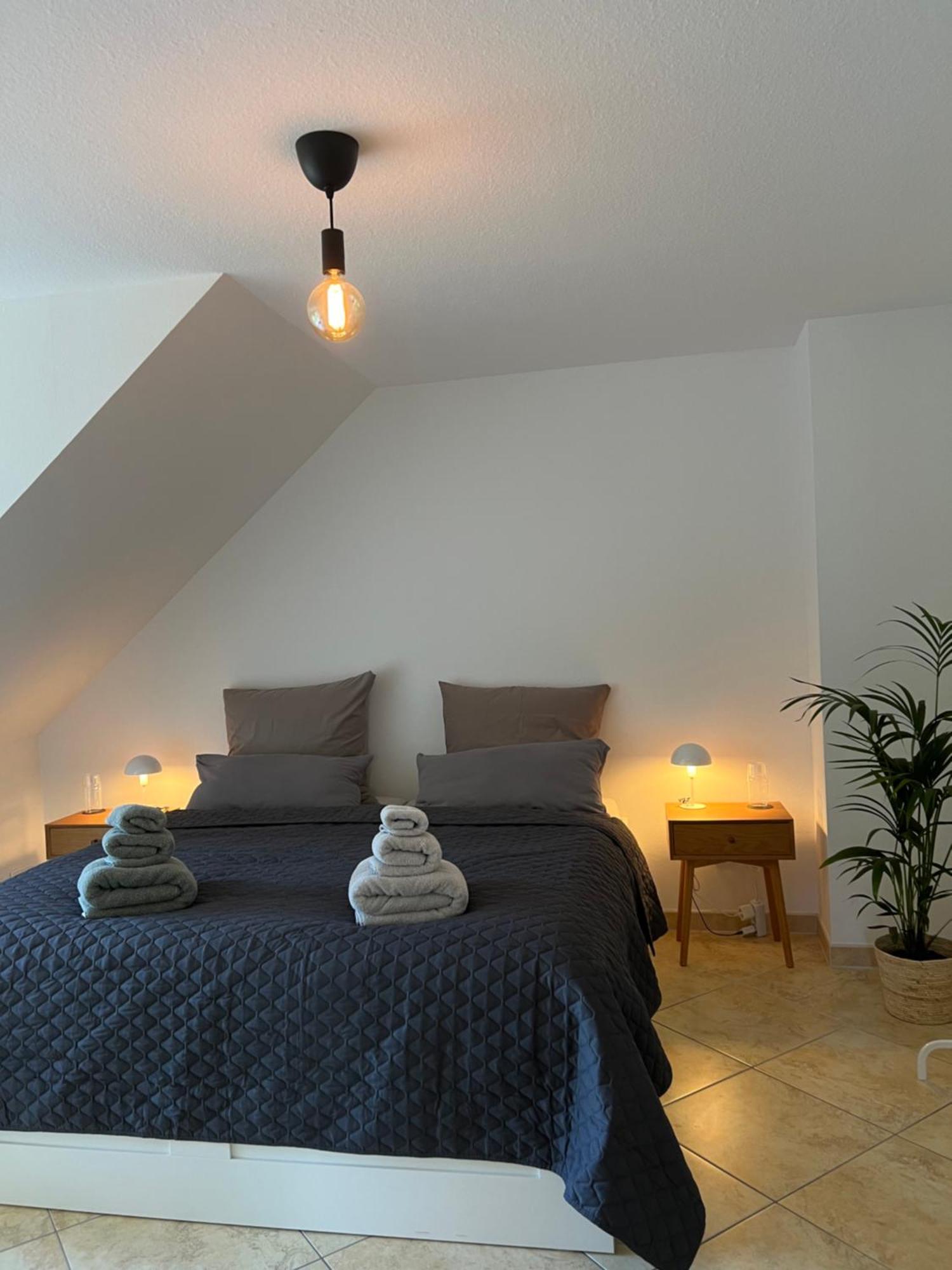 Lichtdurchflutetes Appartement Im Zentralen Ruhrgebiet Bottrop Esterno foto